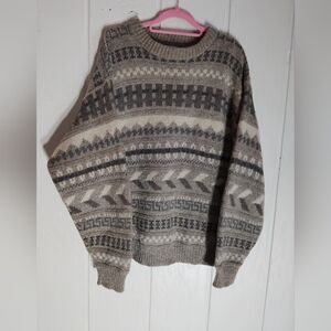CLEAN & EUC!! EDDIE BAUER, Vintage Wool Blend Sweater. Size M